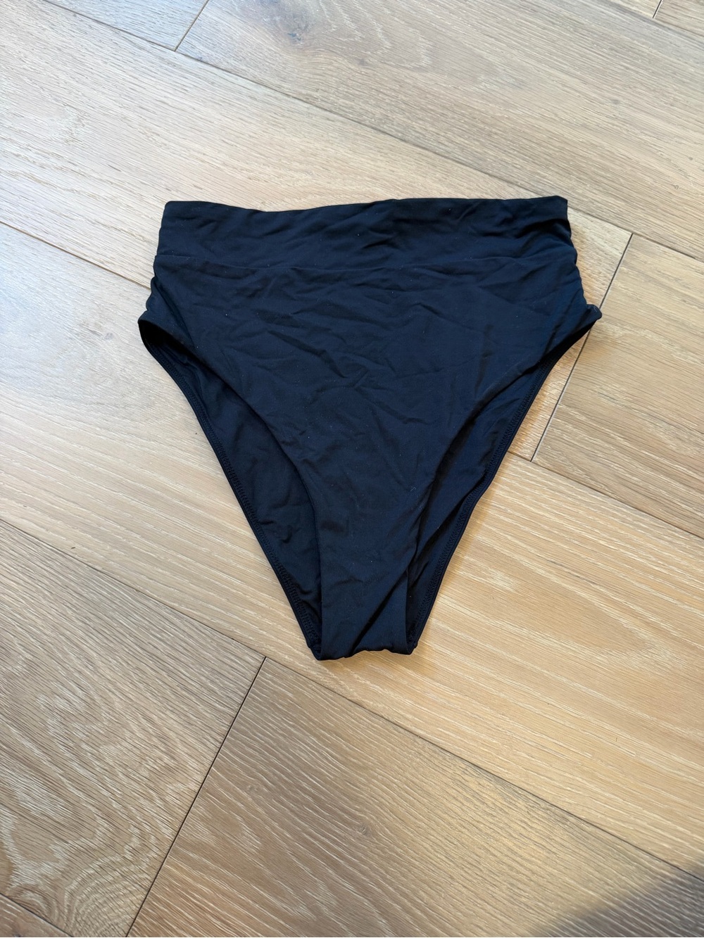 Monday swimwear high waisted bottoms Sorrento in black